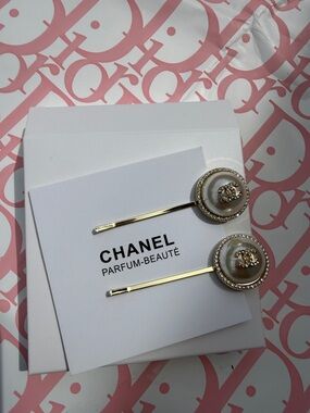 Chanel Hair pins GWP Gold Metal, Faux Pearl & Rhinestone Hair Pins NIB AMAZING🌸